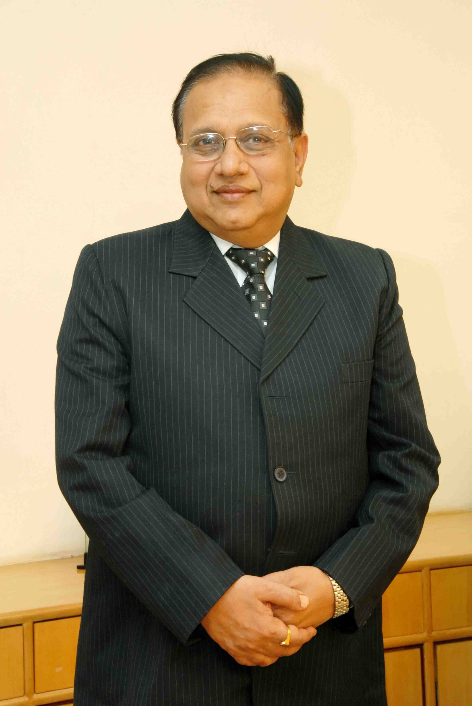SH. HON'BLE Dr. Ram Kishore Agrawal
